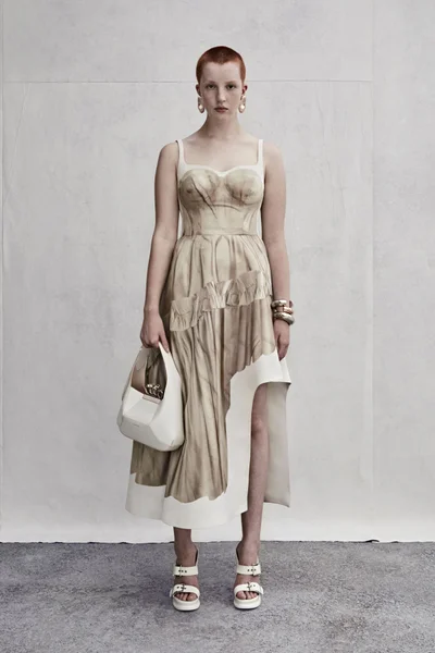 Look 10